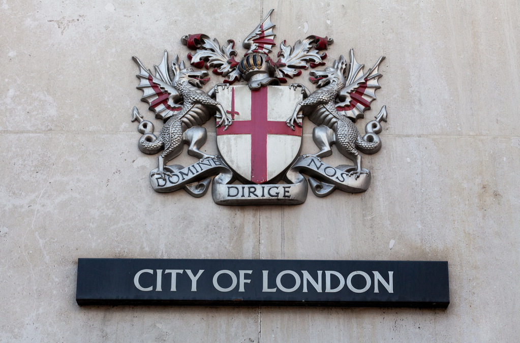 Lo stemma della City of London con scritta